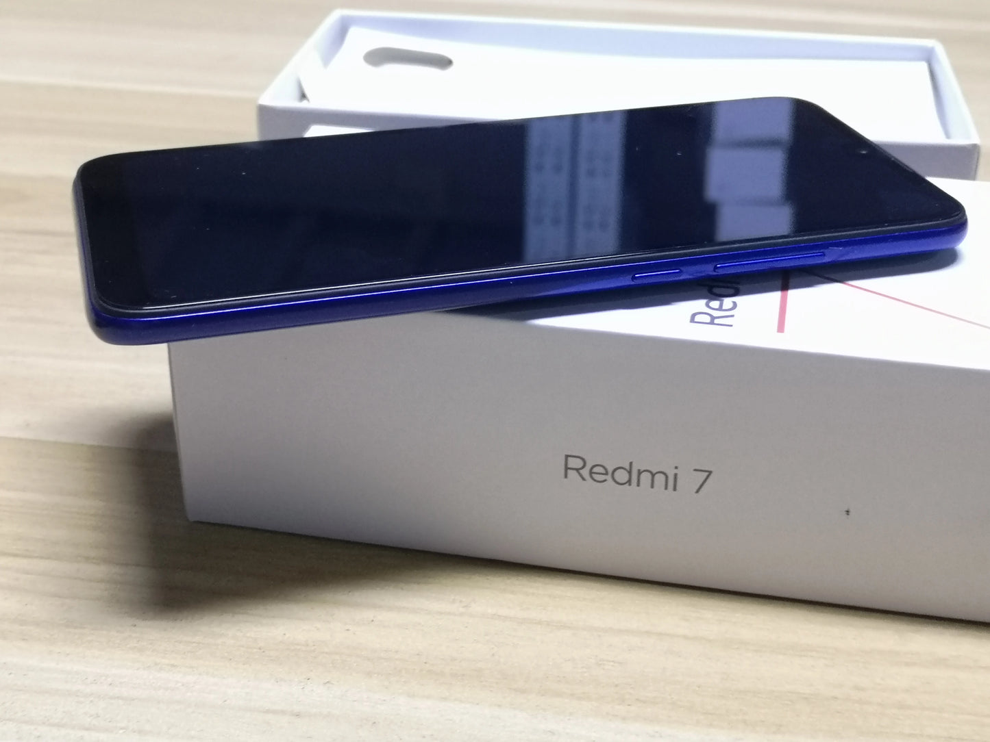 Teléfono móvil Xiaomi Redmi 7 con funda para teléfono, teléfono móvil Dual SIM Solt, teléfono móvil Android, cámara Dual, teléfono usado